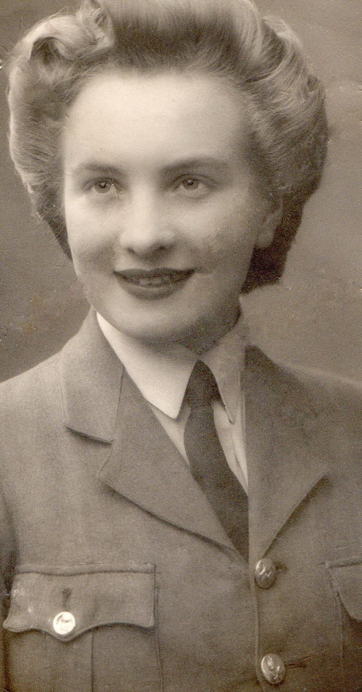  Mrs. Joyce Blackett, maiden name Stewart.22-01-1924/22-09-20.